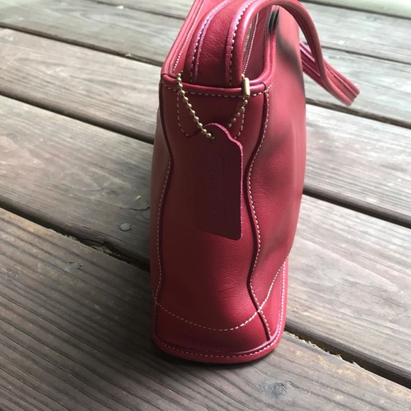 Vintage COACH Red Leather 9309 BLEEKER Shouler Bag - Picture 3 of 11
